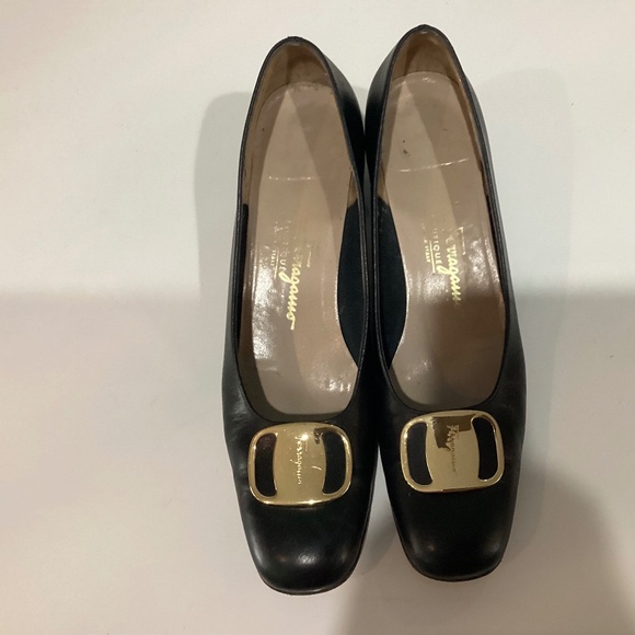 Vintage Salvatore Ferragamo Size 8 AAA Black - Picture 1 of 10